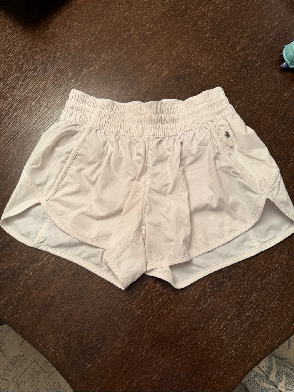 Lululemon tracker shorts